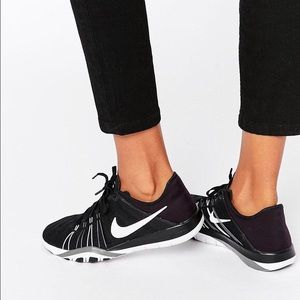 Nike Free Run Black Tennis Shoes Trainer EUC